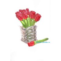 Корзина с цветами из воздушных шаров "Красные тюльпаны" 5 шт.